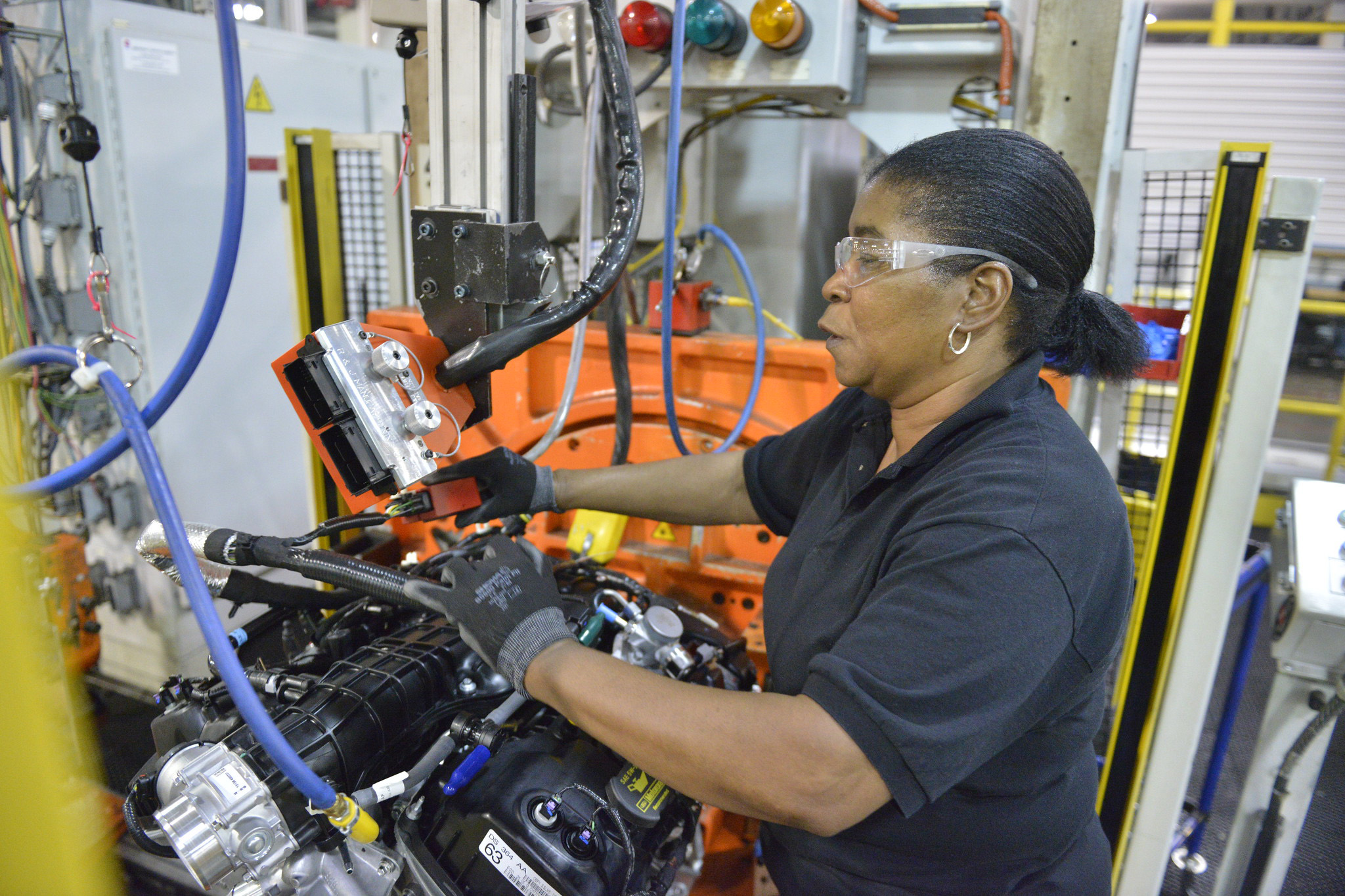 Advancing Women in Manufacturing: Perspectives from Women on the Shop Floor